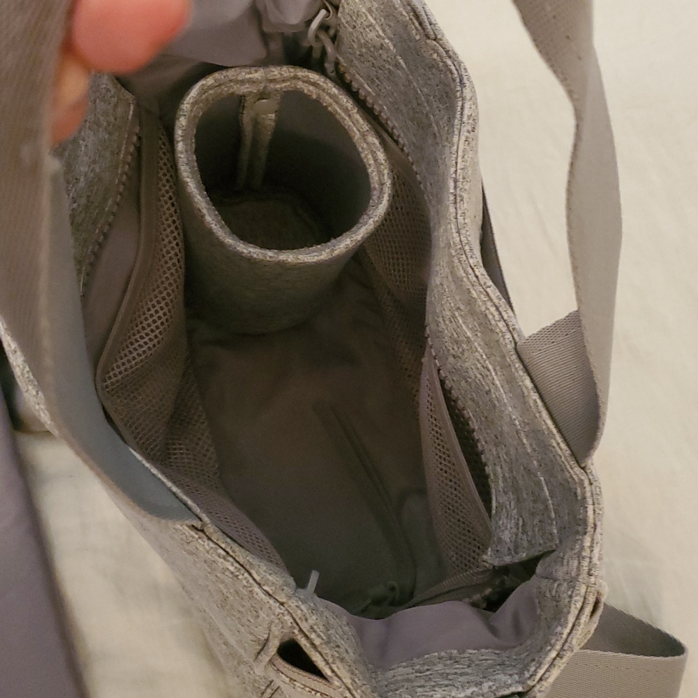 Dagne Dover Gray Diaper Tote with Adjustable Crossbody Strap - Picture 6 of 7